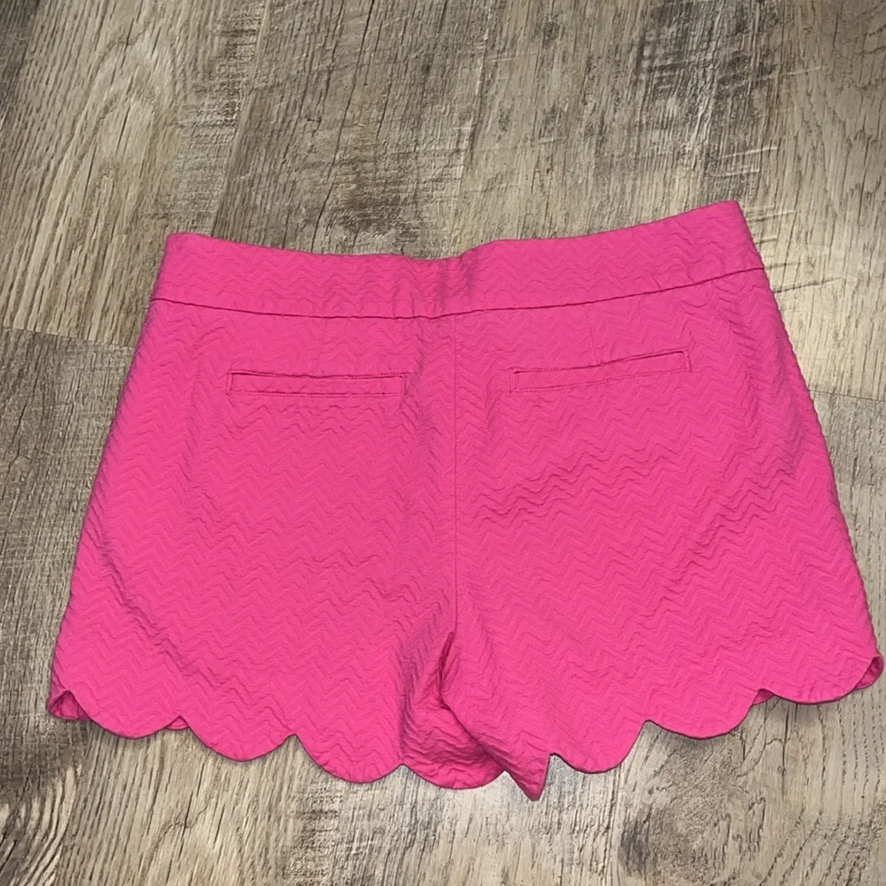 Crown & Ivy‎ Pink Textured scalloped shorts 2P